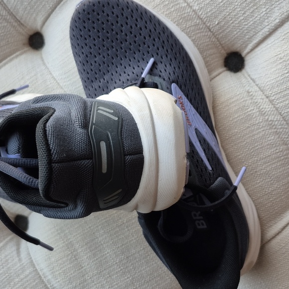 Brooks Anthem 6 Size 7.5 Steel Gray/Lavender Accents Athletic Shoes. Retail $93. - Picture 5 of 9